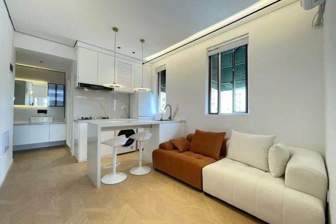 1BR Lane House near Nanjing Xi Lu (L13)