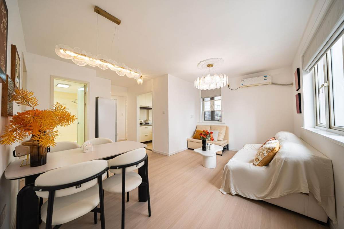 Housing image — Living Room