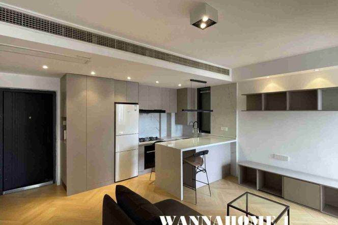 High-Floor Modern 1BR Apartment in Jing'an (L7/L13)