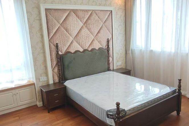 Spacious 2BR Apartment in Hongkou / Fudan Uni with Outstanding View (L18)