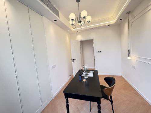 Housing image — Room