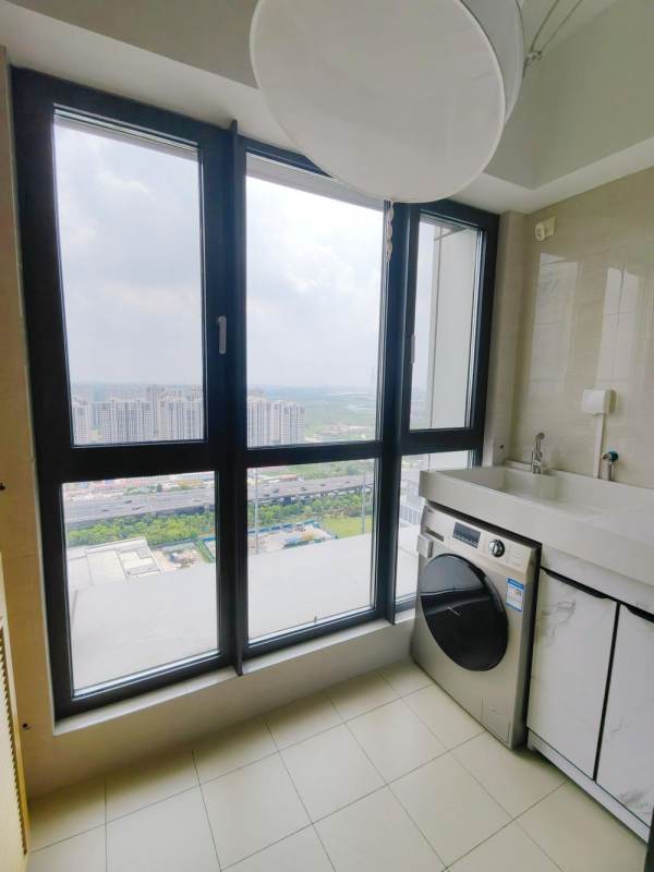 Housing image — Balcony