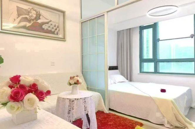 Bright 1BR Apartment with free gym in Jing'an near Nanjing Xi Lu