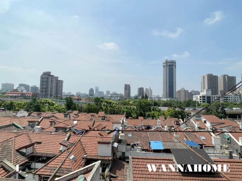 Housing image — Balcony