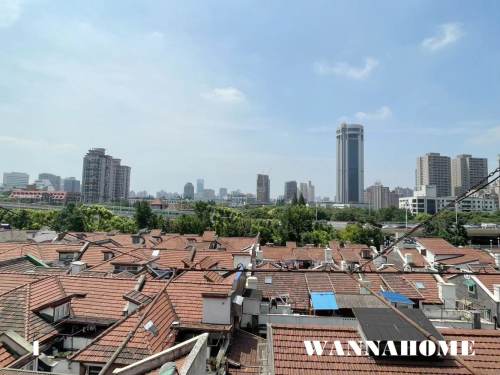 Housing image — Balcony