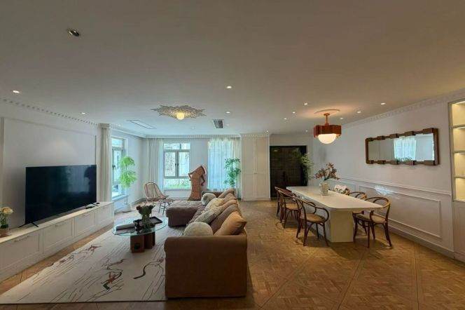 4BR Apartment in Hongqiao CBD with Terrace