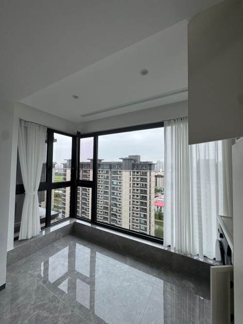 Housing image — Balcony