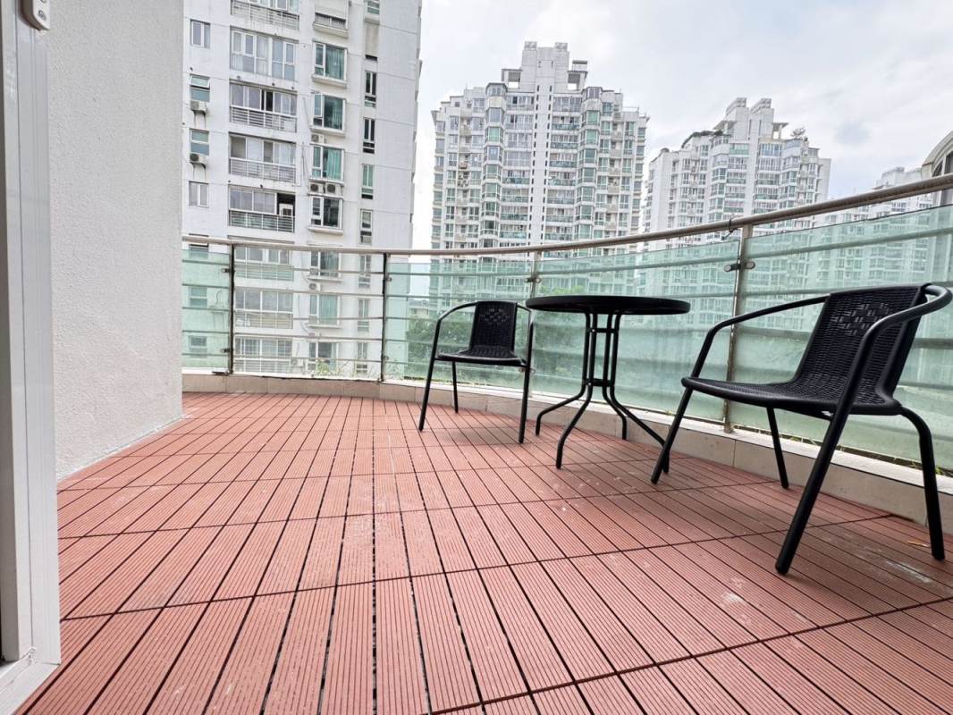 Housing image — Balcony