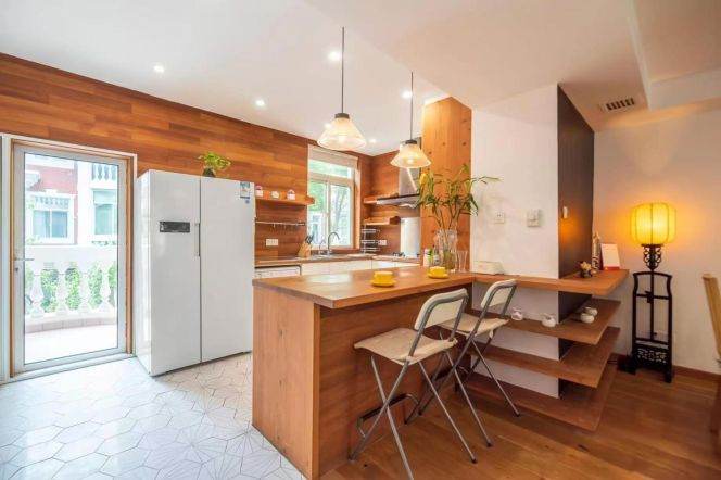 4BR Apartment in Gubei (L10)