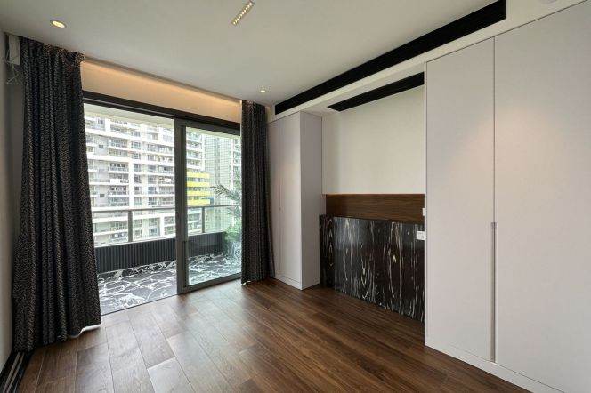 Spacious 2BR Apartment near Century Park