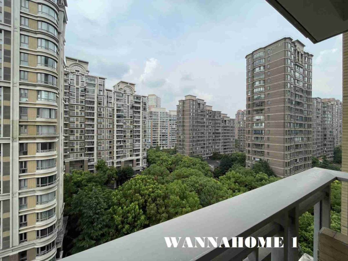 Housing image — Balcony