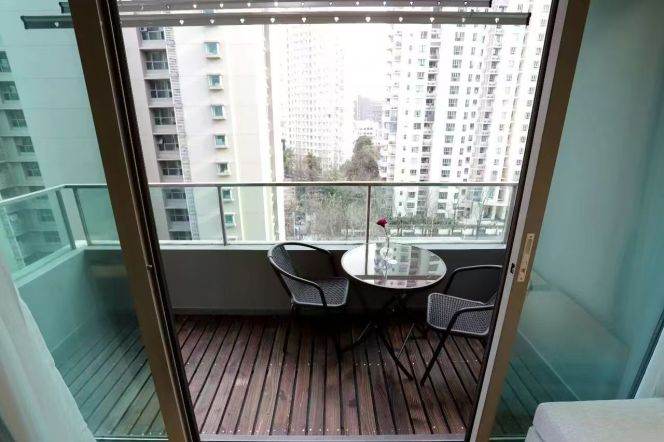Spacious 2BR Apartment at One Park Avenue