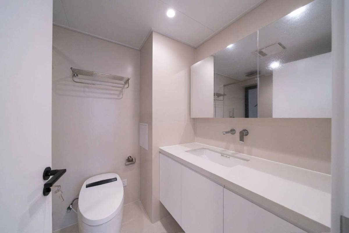 Housing image — Bathroom