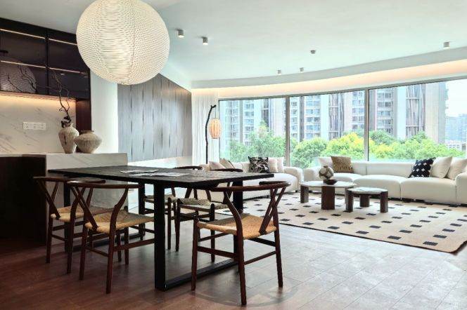 Spacious 4BR Apartment near Shangcheng Rd Metro
