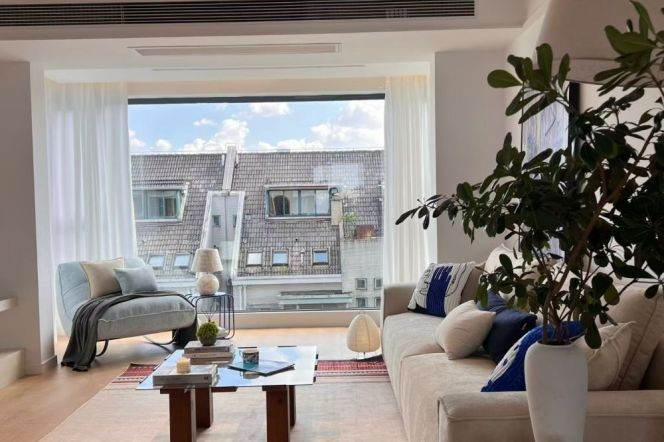 2BR Lane House