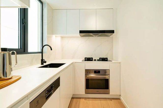 High-Floor Spacious 2BR Apartment near Shangcheng Rd Metro (L2/L9)