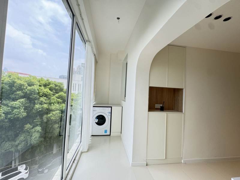Housing image — Balcony