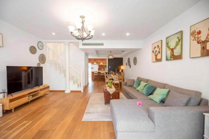 4BR Apartment in Gubei (L10)