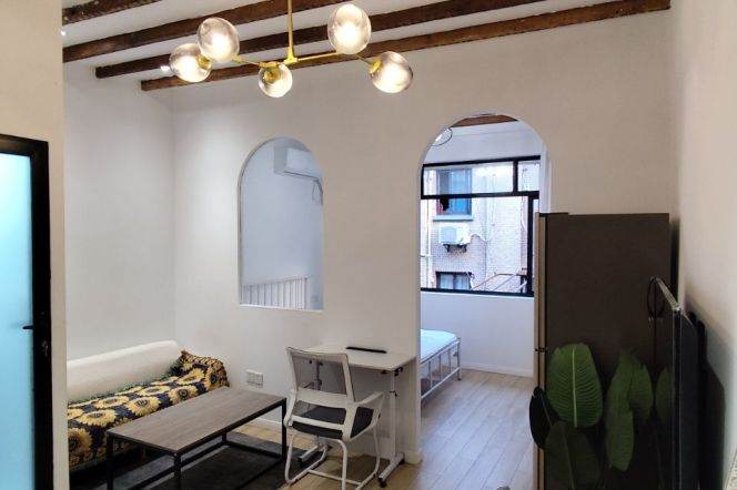 High-Ceiling 1BR Lane House near IAPM (L1/L10/L12)