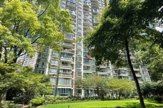 3BR Apartment near Lujiabang Rd Metro (L8/L9)
