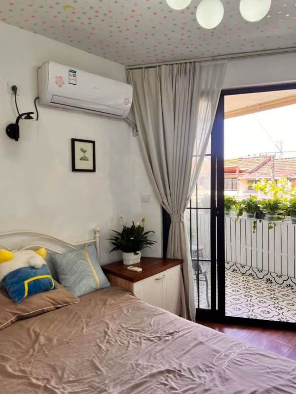 Housing image — Bedroom
