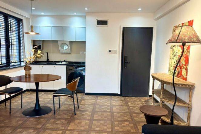 2BR Heritage Apartment near Middle Huaihai Rd Metro (L9)