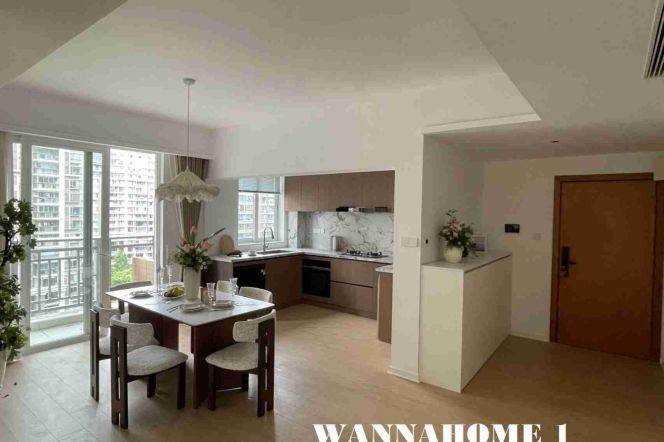 Bright 3BR Apartment in Gubei with Floor-to-Ceiling Windows (L10/L15)