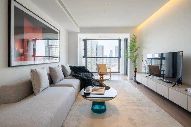 High-Floor Spacious 2BR Apartment near Shangcheng Rd Metro (L2/L9)