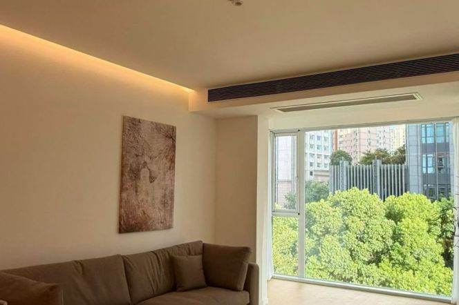 Modern 2BR Apartment in Xujiahui (L1/L9/L11)