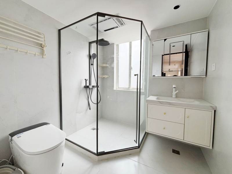 Housing image — Bathroom