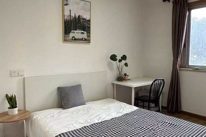Bright Modern 4BR Shared Apartment near Xinzha Rd Metro with River View (L1/L8/L12)
