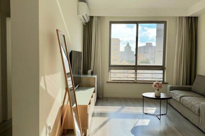 High-Floor 1BR Apartment at Yunhe Garden