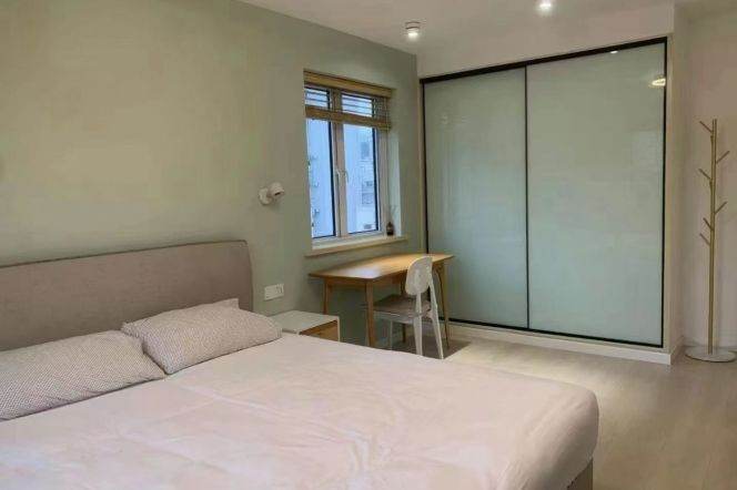 2BR Apartment in Jing'an