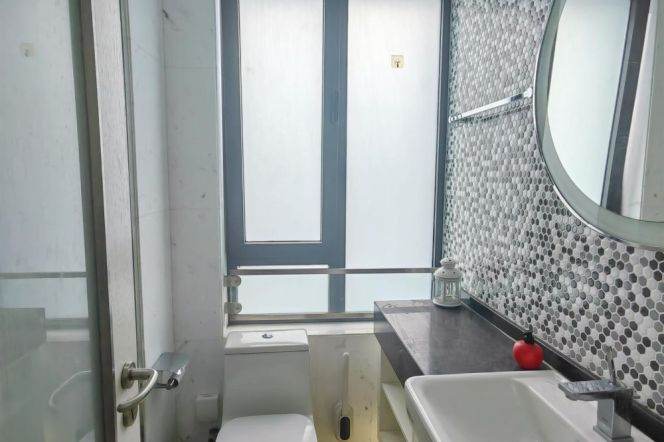 High-Floor 1BR Apartment near Oriental Sports Center Metro (L6/L8/L11)