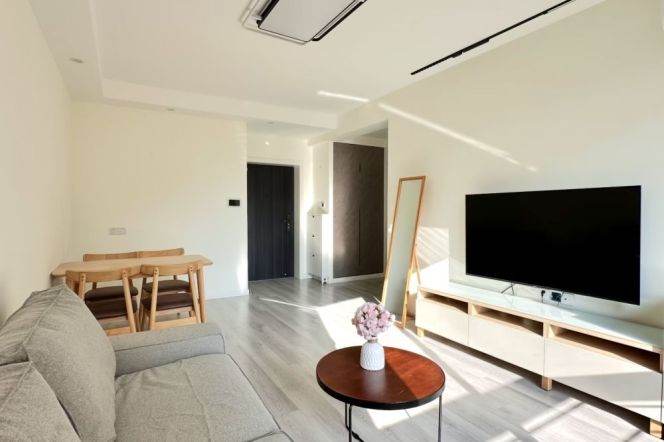 High-Floor 1BR Apartment at Yunhe Garden