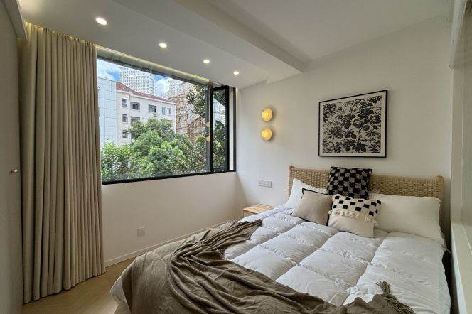 1BR Apartment in Jing'an (L7)