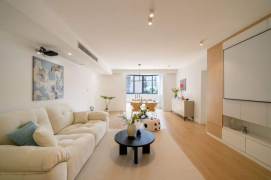 Modern Bright 3BR Apartment near Plaza 66