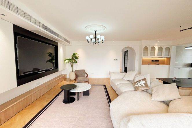 Bright Modern 3BR Apartment near South Pudong Road Metro (L2/L9/L14)
