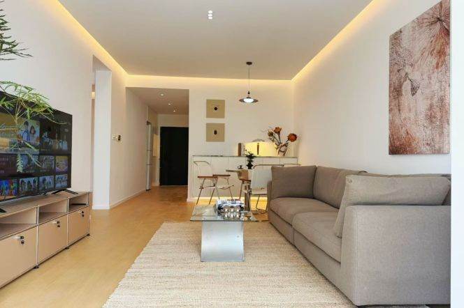 2BR Apartment in Xujiahui (L1/L9/L11)