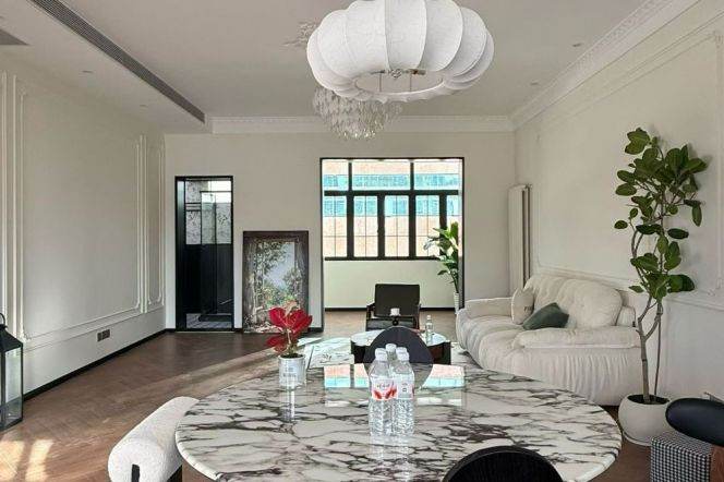 Spacious 2BR Apartment in Old Xuhui (L1/L7)