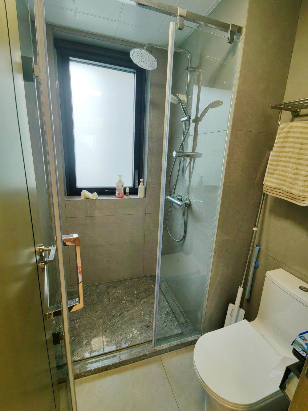 Housing image — Bathroom
