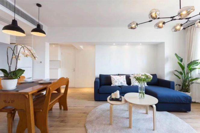 High-Floor 3BR Apartment in Jing'an
