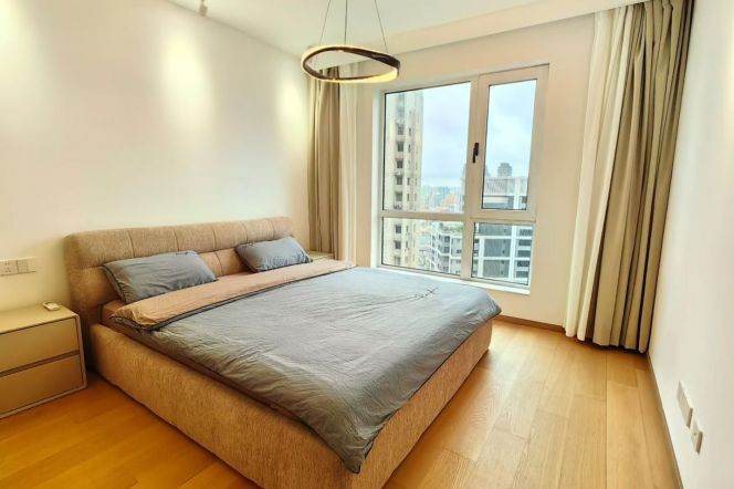 High-Floor Spacious Modern Bright 2BR Apartment near City God Temple (L8/L10/L14)