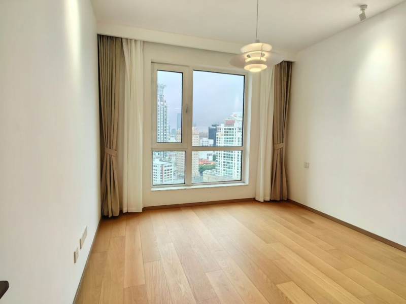 Housing image — Room