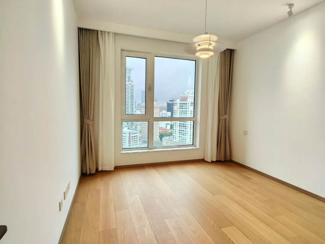 Housing image — Room