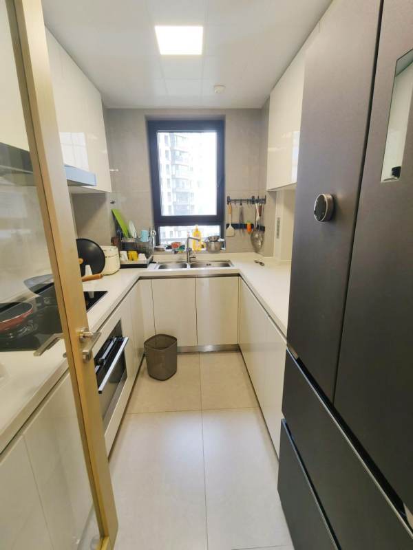 Housing image — Kitchen