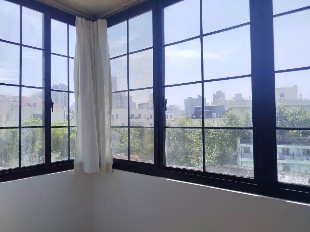 Housing image — Living Room