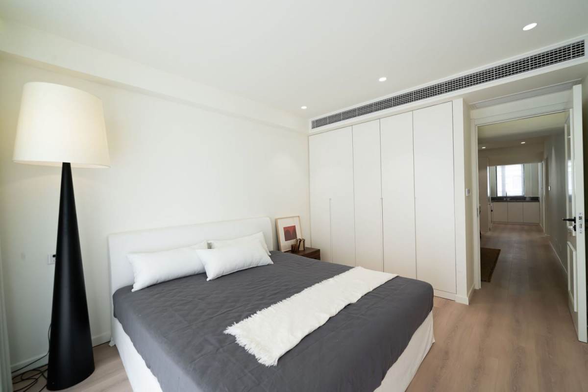 Housing image — Room