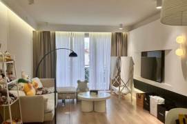 3BR Apartment near Jiaotong University Metro