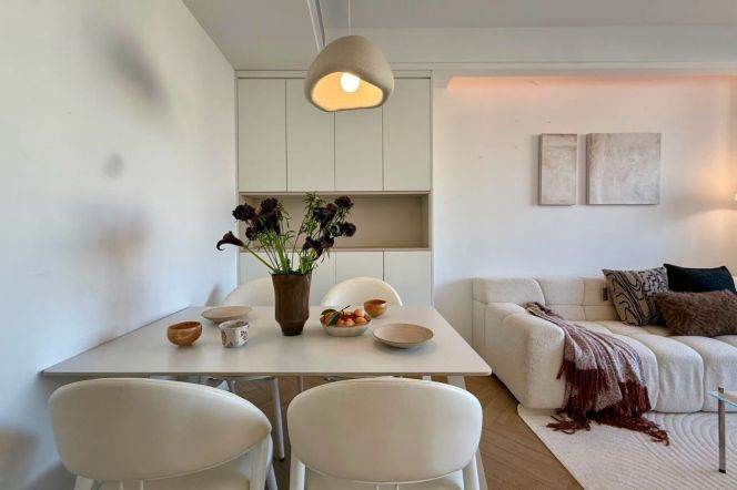 High-Floor Spacious Bright 1BR Apartment near Changshou Rd Metro with Outstanding View (L7/L13)